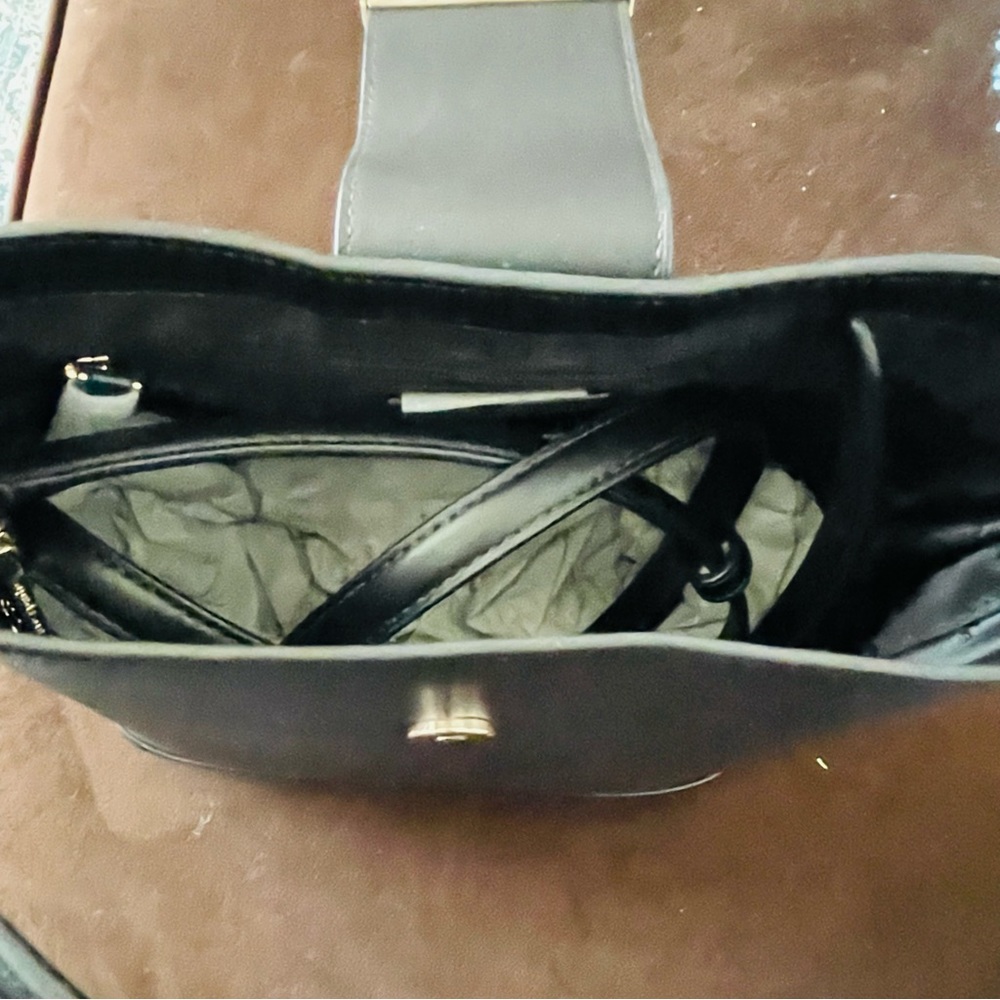 NWT Kate Spade Reegan Bucket Bag Smooth Leather - Black/Gold $459 Retail - Picture 9 of 12